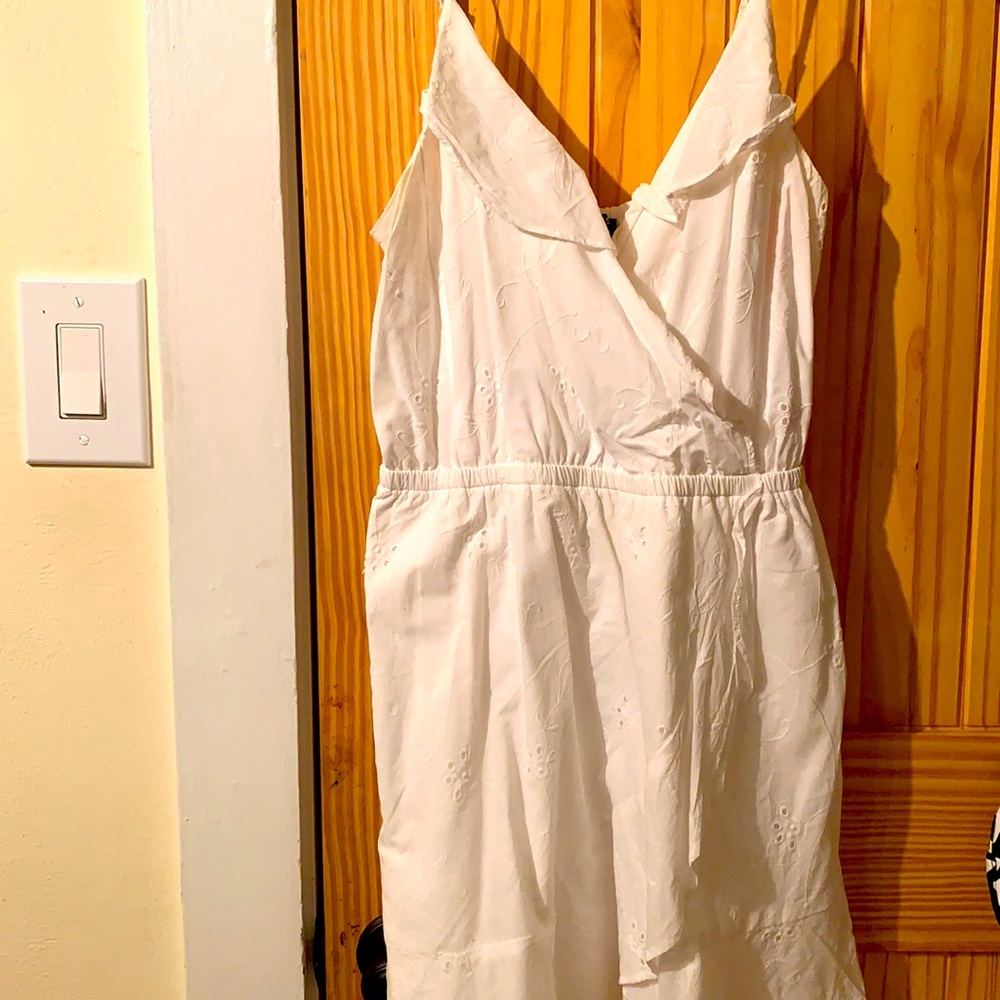 Wrap ruffle dress/some detail